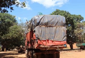 Camion sur une route du Haut Katanga